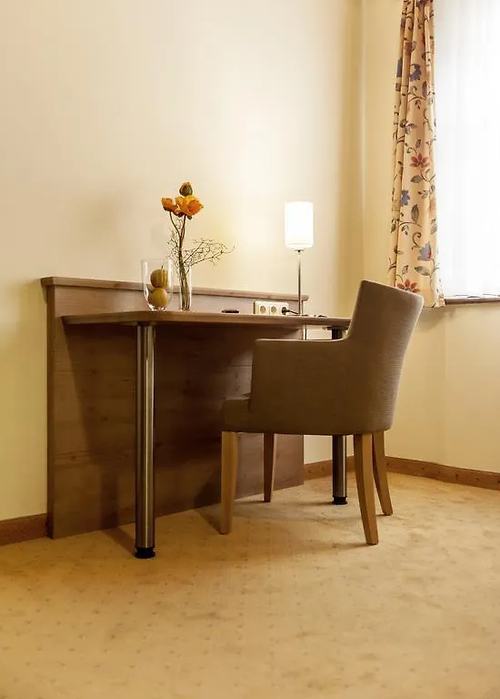 Loewen Hotel & Restaurant 马克特布赖特